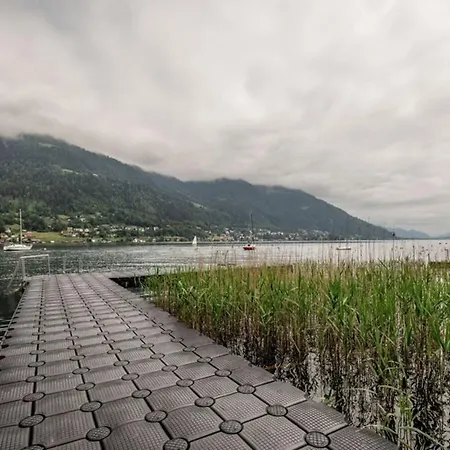 Landskron Am See Appartement *